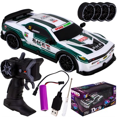 Машина на радиоуправлении MKDH666-89D подсветка, сменные колеса в кор - фото 69886259