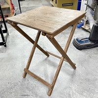 Раскладной стол со столешницей