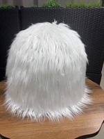 Люстра белый мех Д55 В50 см